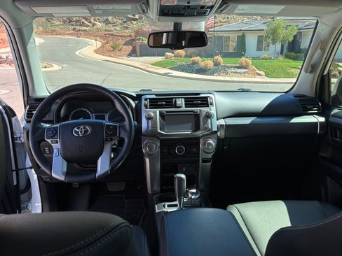 Used 2019 Toyota 4Runner SR5 Premium image 5