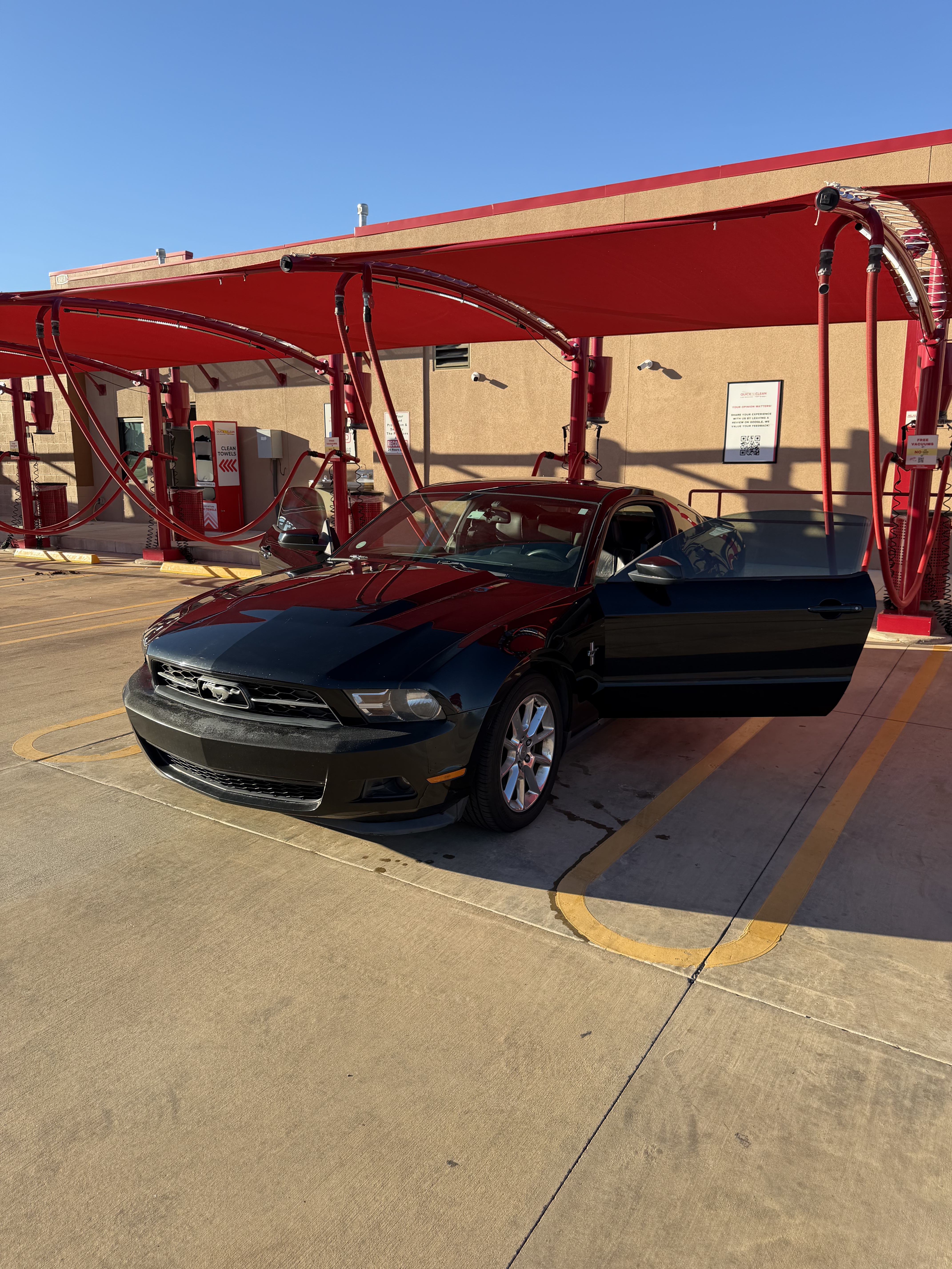 Used 2011 Ford Mustang Premium w/ 202A Rapid Spec Order Code RWD image 4