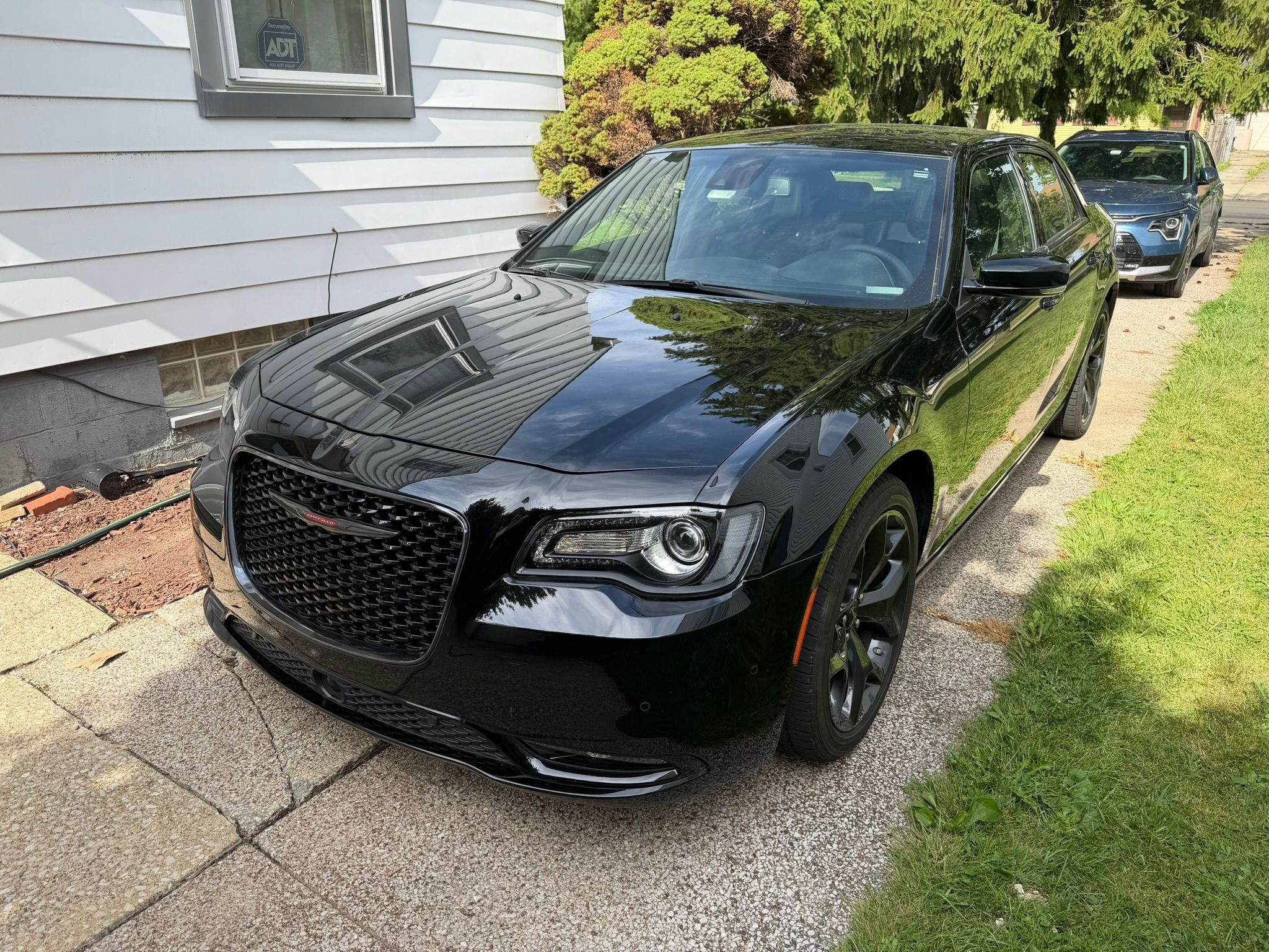 Used 2023 Chrysler 300 S w/ Comfort Group RWD image 1