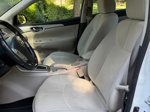 Used 2015 Nissan Sentra SV FWD image 10