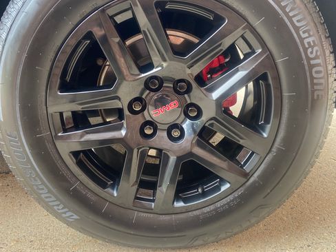 Used 2021 GMC Yukon SLE AWD/4WD image 9