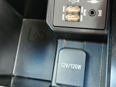 Used 2021 Lexus GX 460 Premium w/ Accessory Package image 13