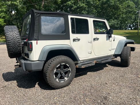 Used 2010 Jeep Wrangler Unlimited Sport AWD/4WD image 5