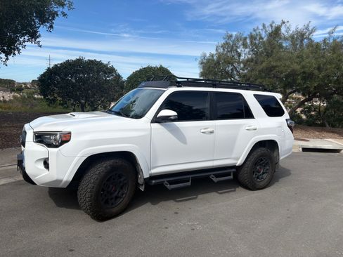 Used 2018 Toyota 4Runner TRD Off-Road Premium image 1