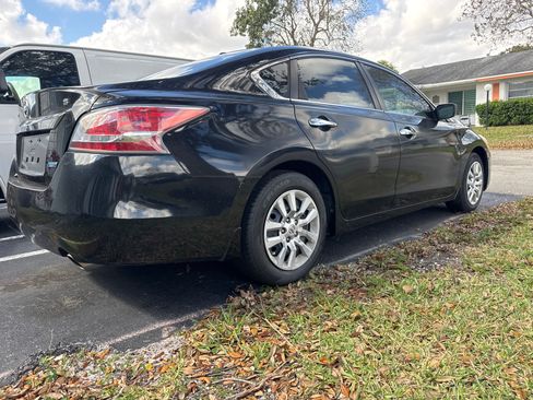 Used 2014 Nissan Altima 2.5 S w/ Display Audio Package image 9
