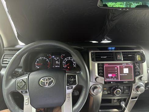 Used 2023 Toyota 4Runner SR5 AWD/4WD image 11