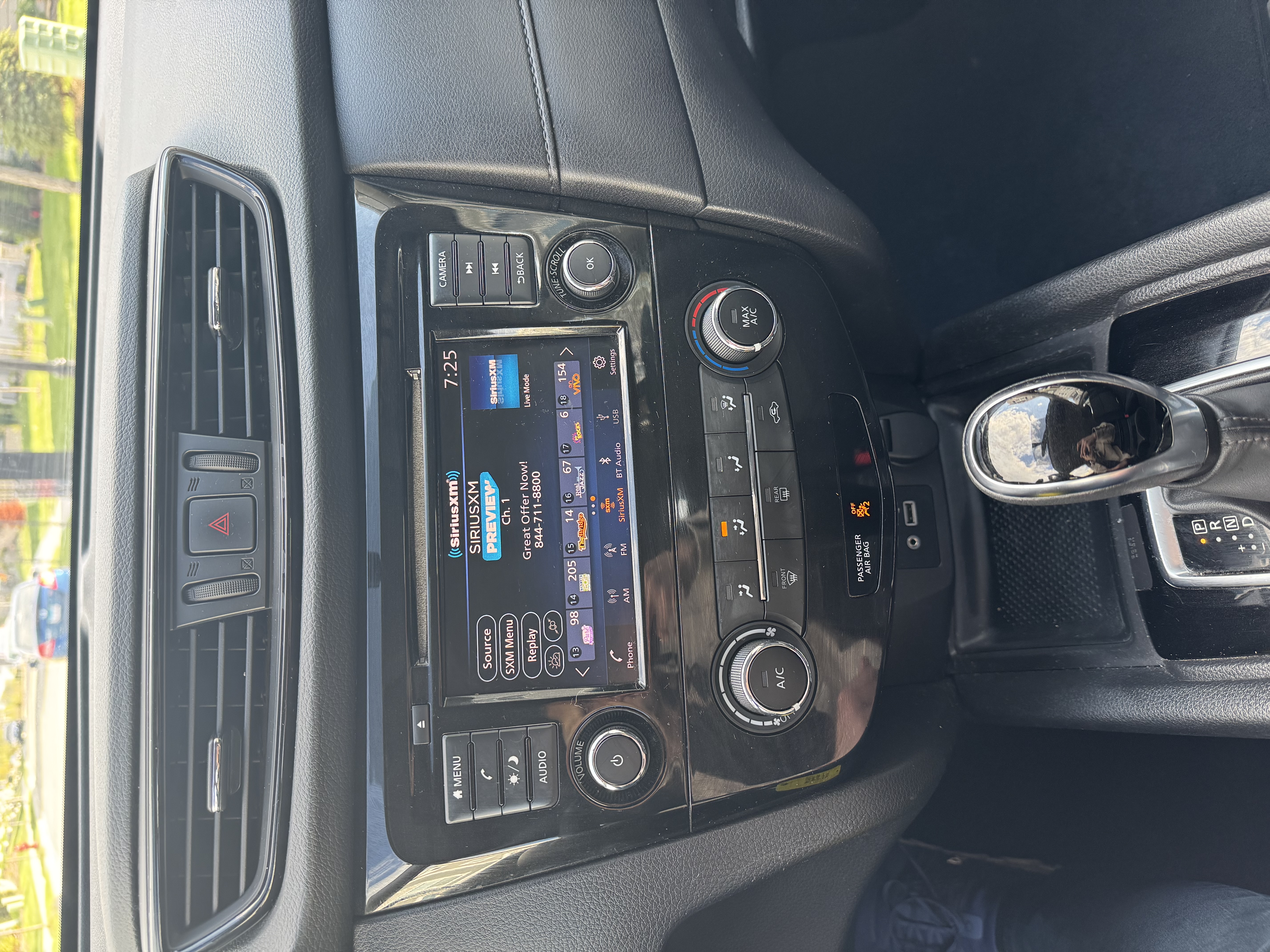 Used 2018 Nissan Rogue S AWD/4WD image 16