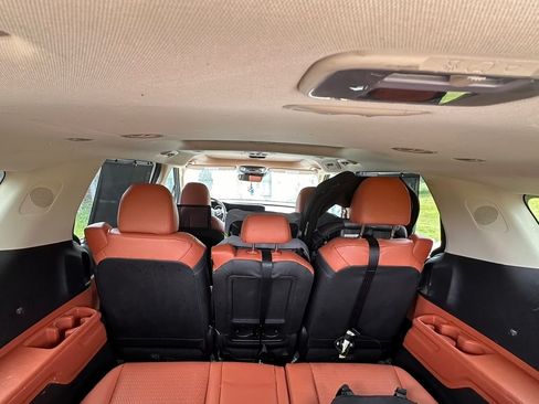 Used 2023 Kia Carnival SX Prestige FWD image 12