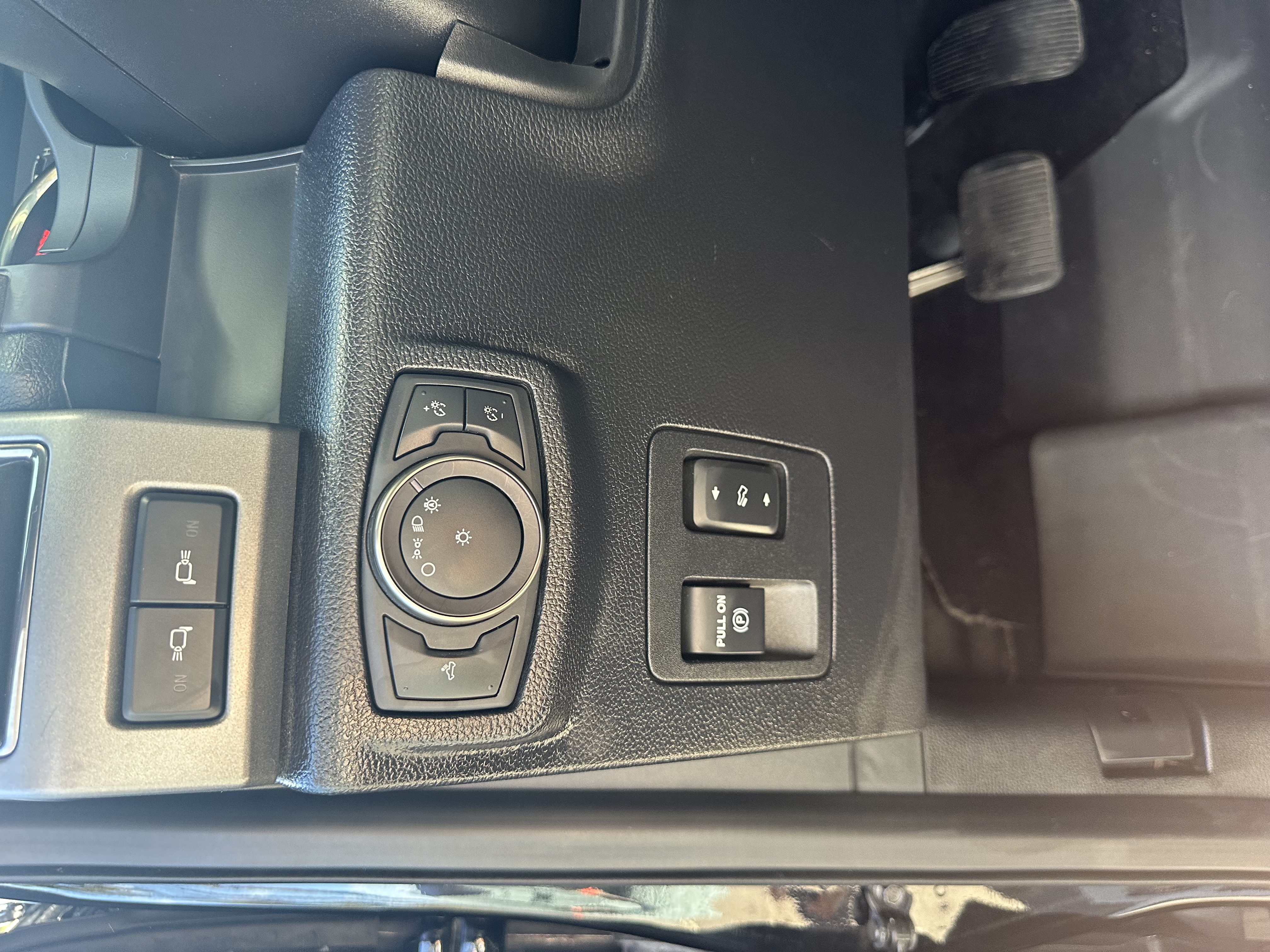 Used 2019 Ford F150 Raptor w/ Equipment Group 802A Luxury AWD/4WD image 13