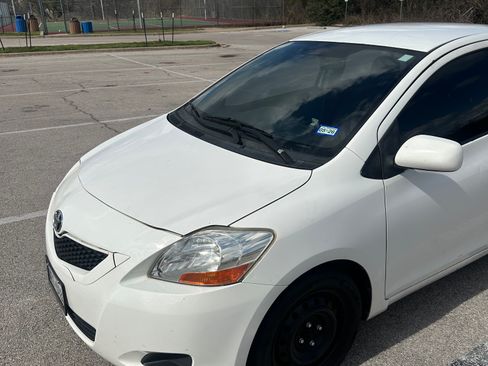 Used 2011 Toyota Yaris Sedan image 9