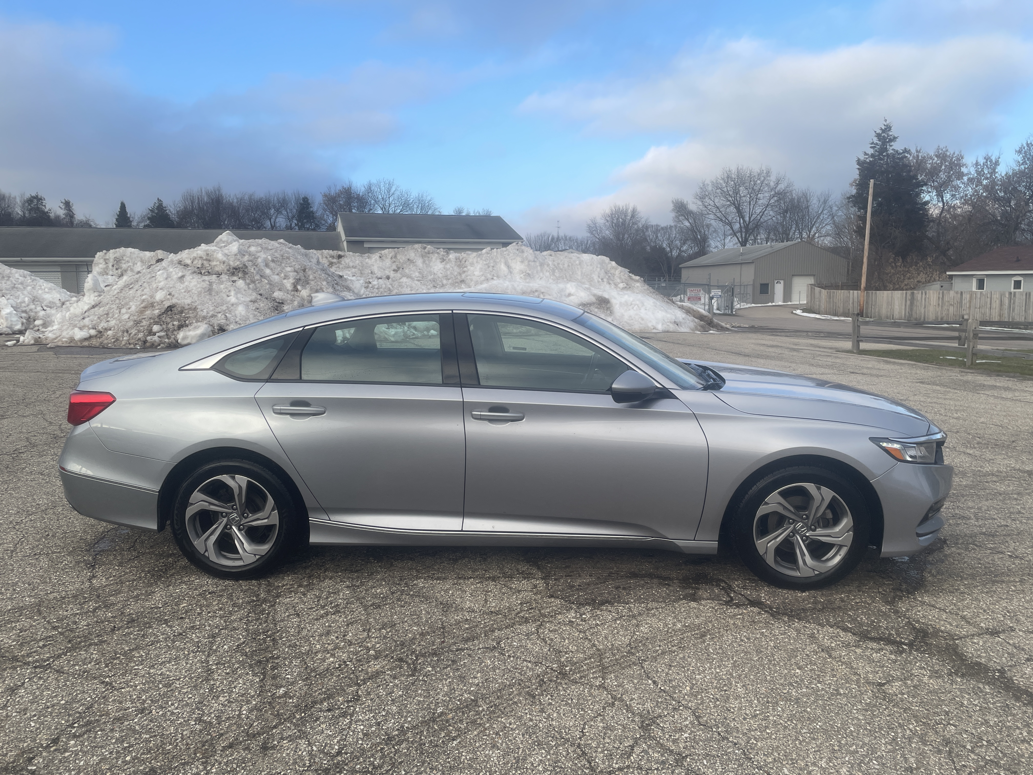 Used 2018 Honda Accord EX-L image 6