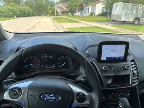 Used 2020 Ford Transit Connect XLT image 10