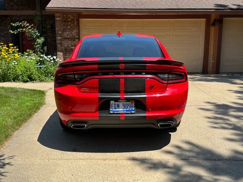 Used 2019 Dodge Charger SXT w/ Blacktop Package AWD/4WD image 5