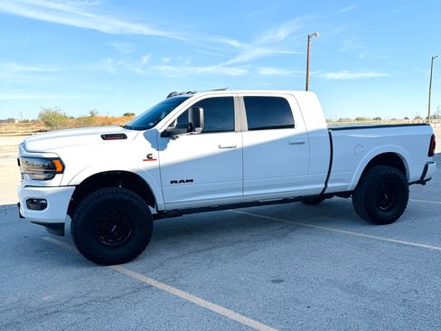 Used 2021 RAM 2500 Limited image 2