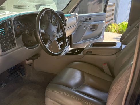 Used 2005 Chevrolet Silverado 2500 LT image 8