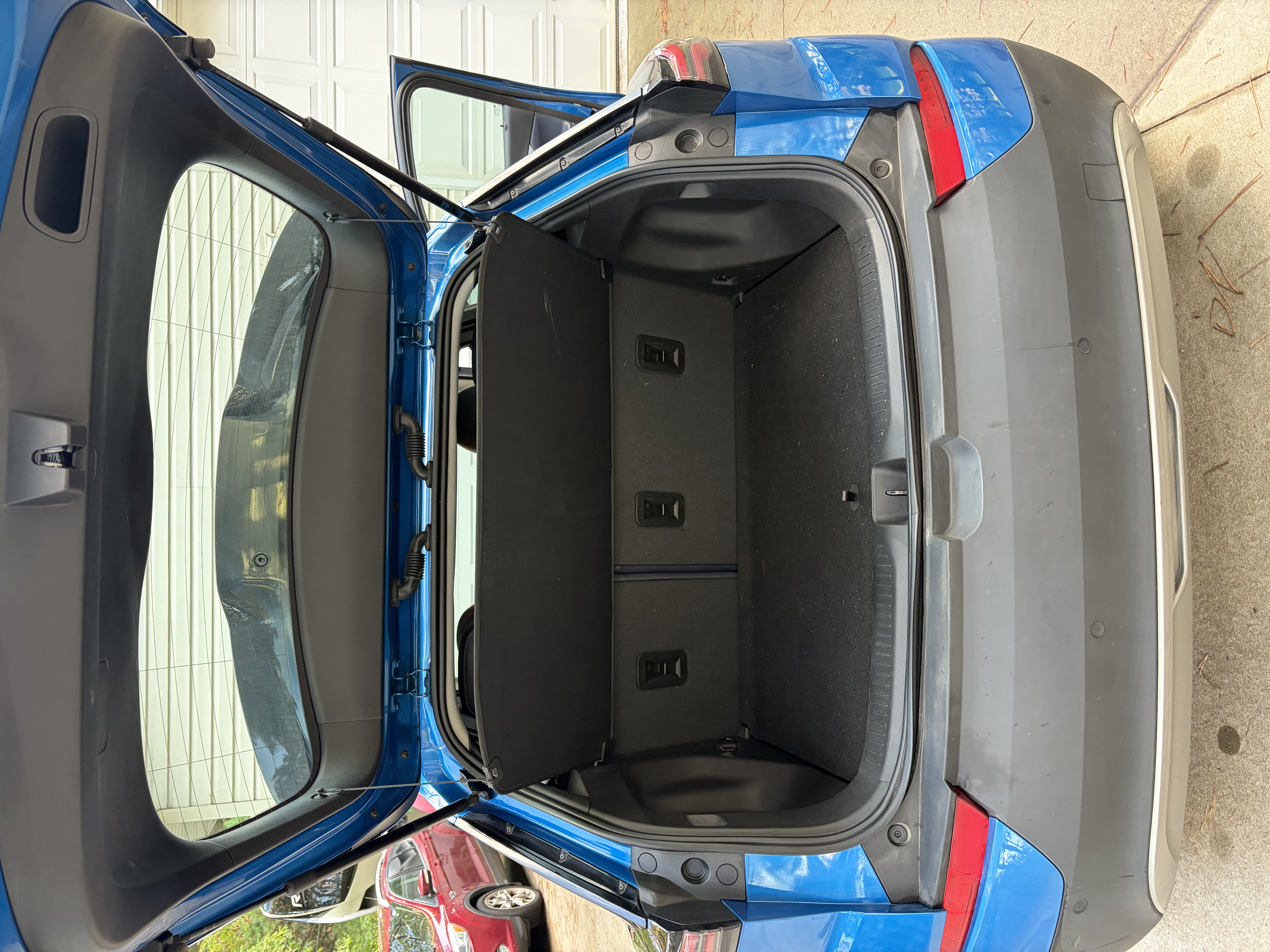 Used 2022 Chevrolet Bolt EUV LT w/ Convenience Package FWD image 10