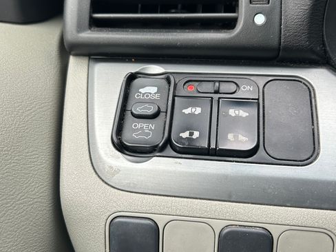 Used 2010 Honda Odyssey EX-L image 17