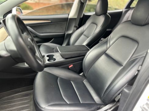Used 2021 Tesla Model 3 Performance image 16
