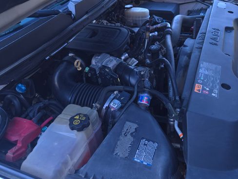 Used 2012 GMC Sierra 2500 Denali w/ Suspension Package, Off-Road image 9