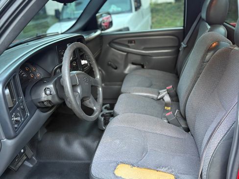 Used 2005 Chevrolet Silverado 1500 W/T image 10