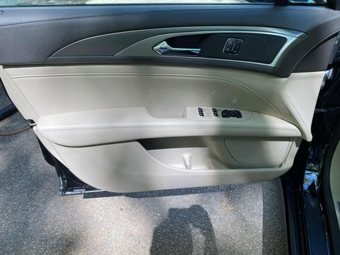 Used 2017 Lincoln MKZ Premiere AWD/4WD image 13