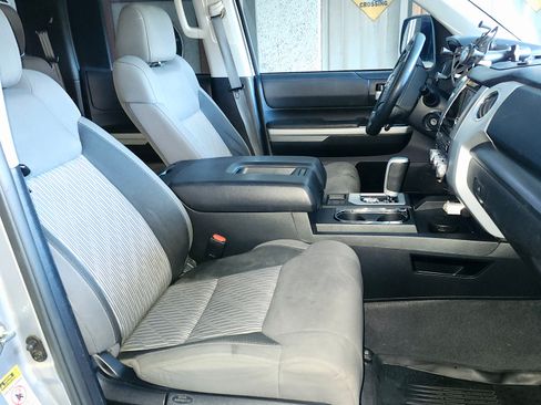 Used 2014 Toyota Tundra SR5 image 9