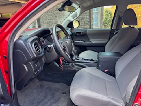 Used 2022 Toyota Tacoma SR image 16