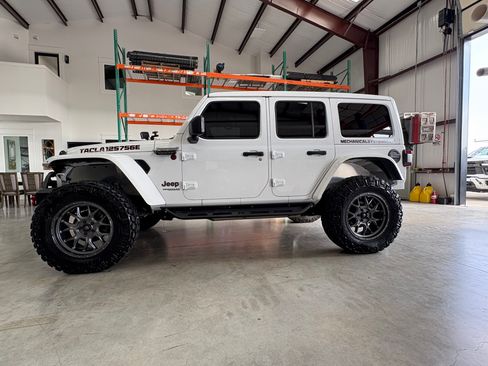 Used 2021 Jeep Wrangler Unlimited Rubicon image 9
