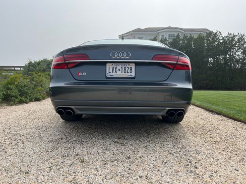 Used 2015 Audi S8 image 22