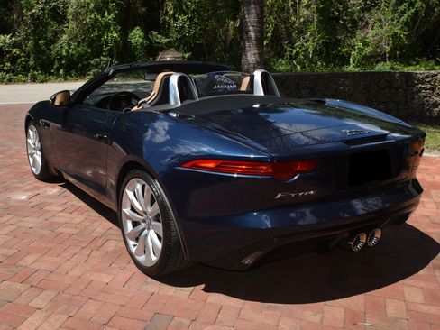 Used 2014 Jaguar F-TYPE S image 8