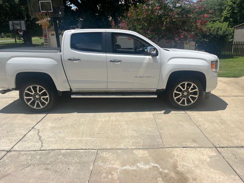 Used 2022 GMC Canyon Denali AWD/4WD image 10
