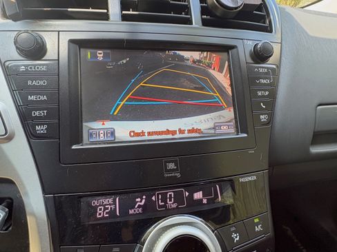 Used 2014 Toyota Prius V Five FWD image 14