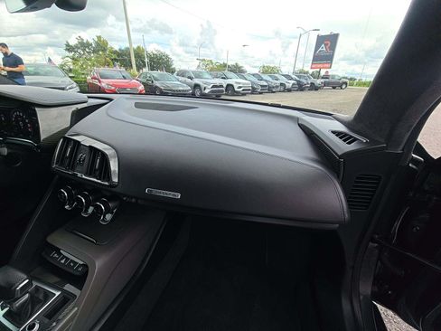 Used 2018 Audi R8 V10 w/ Carbon Exterior Package image 22