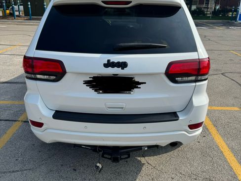 Used 2021 Jeep Grand Cherokee Laredo X RWD image 5