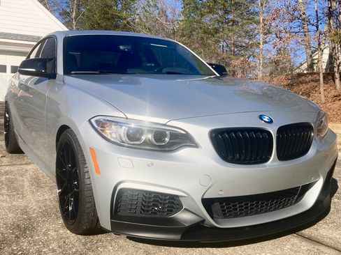 Used 2017 BMW M240i Coupe image 10