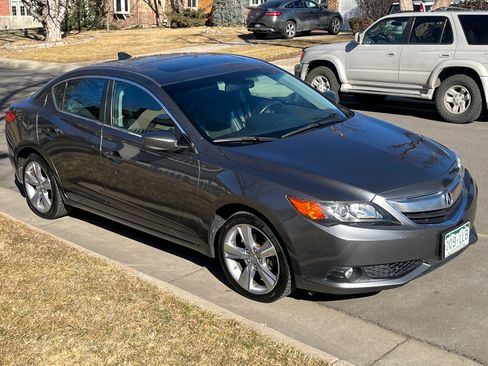 Used 2013 Acura ILX w/ Technology Package image 1