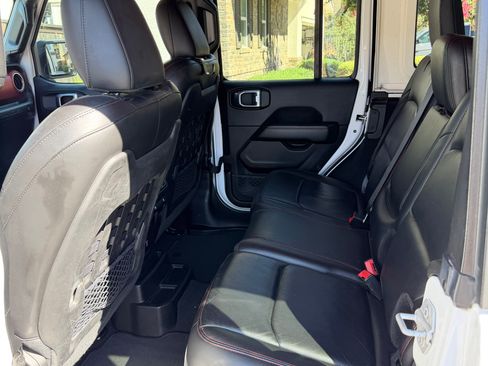 Used 2018 Jeep Wrangler Unlimited Rubicon AWD/4WD image 10