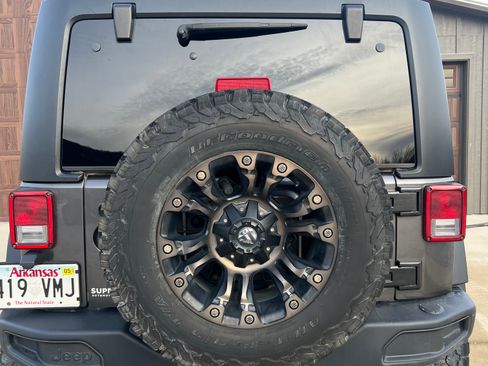 Used 2017 Jeep Wrangler Unlimited Rubicon image 8