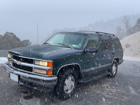 Used 1996 Chevrolet Tahoe 4WD image 1