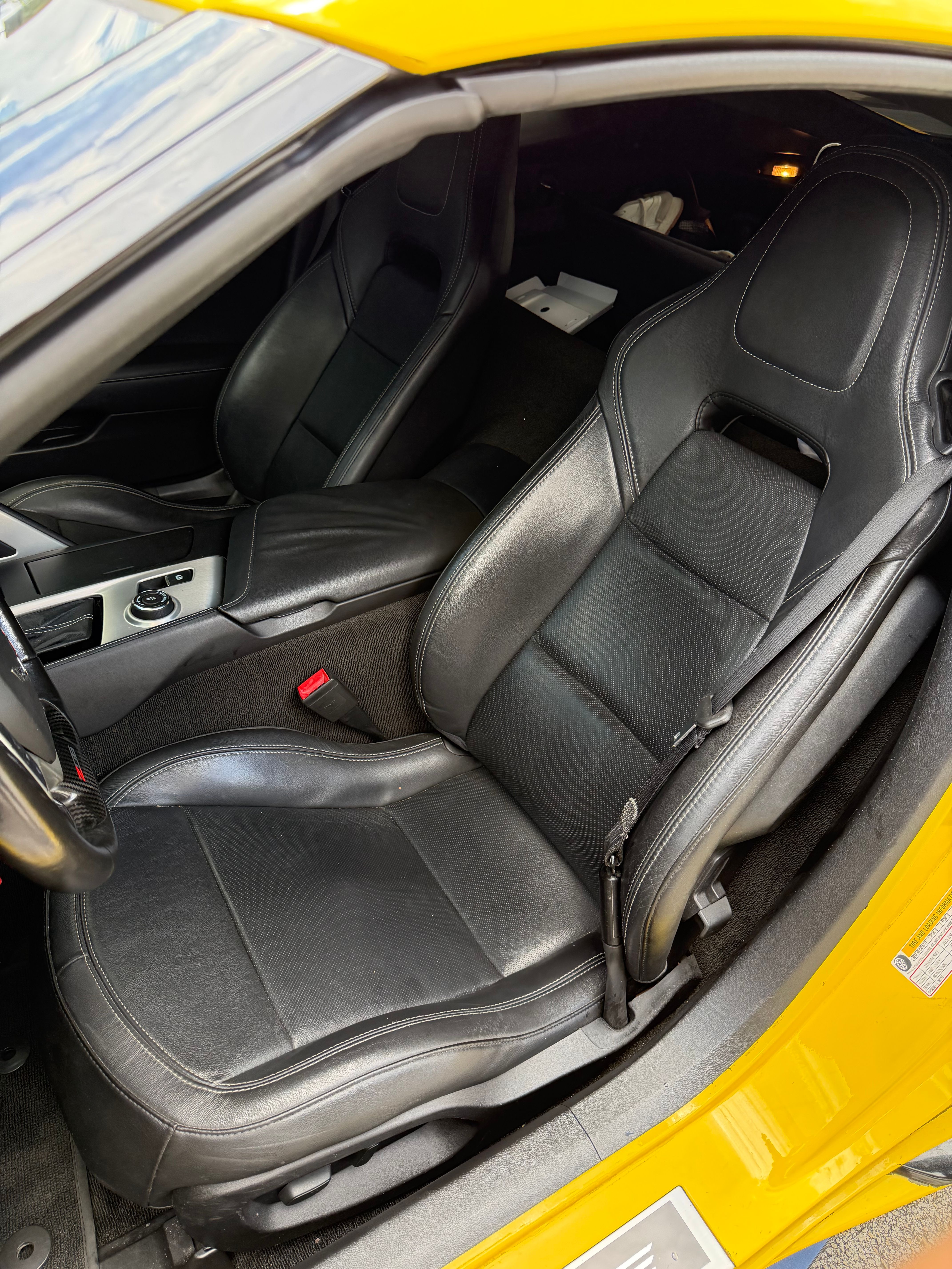 Used 2018 Chevrolet Corvette Z06 w/ Battery Protection Package RWD image 11
