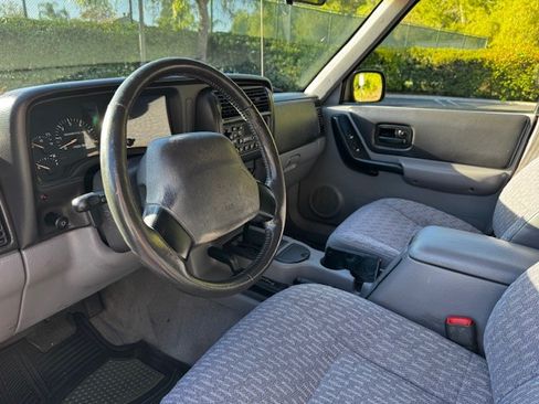 Used 1998 Jeep Cherokee Sport image 9