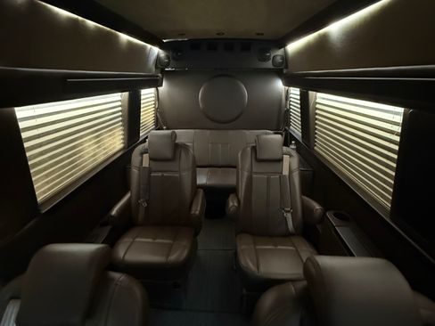 Used 2012 Mercedes-Benz Sprinter 2500 image 4