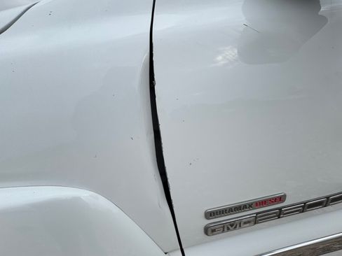 Used 2005 GMC Sierra 2500 SLE w/ Heavy-Duty Power Package image 16