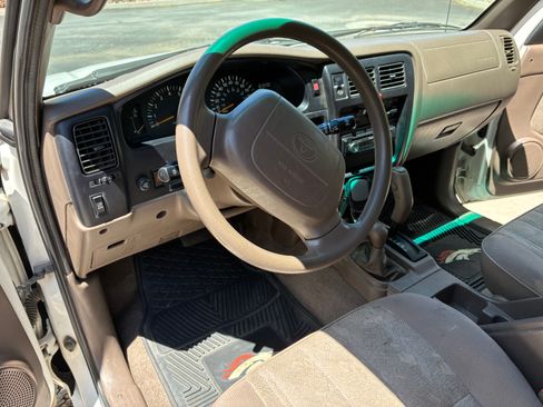 Used 2000 Toyota Tacoma 4x4 Xtracab V6 image 13