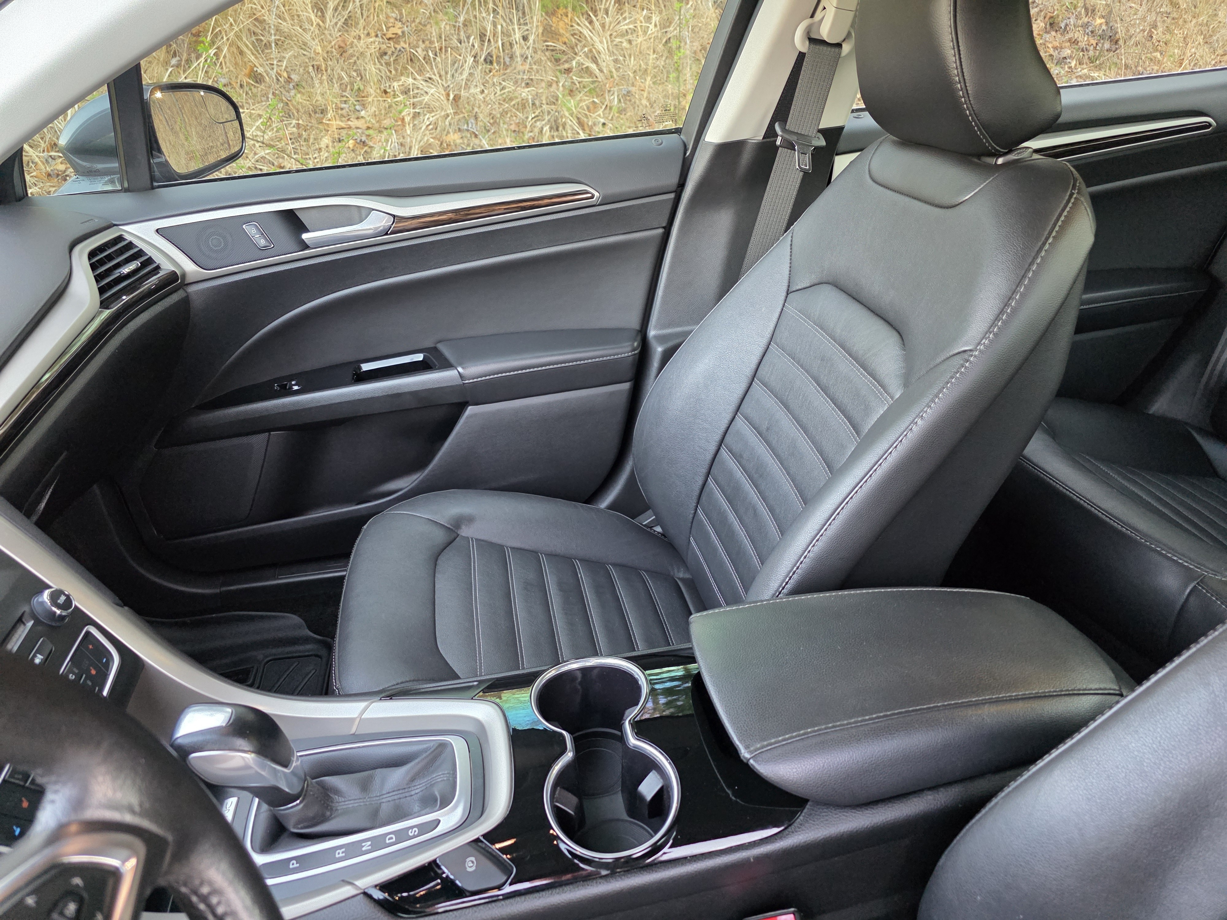 Used 2016 Ford Fusion SE w/ Equipment Group 202A FWD image 9