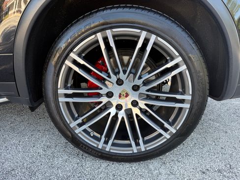 Used 2015 Porsche Cayenne S AWD/4WD image 13