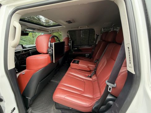 Used 2017 Lexus LX 570 4WD image 12