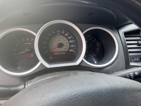 Used 2006 Toyota Tacoma PreRunner image 9