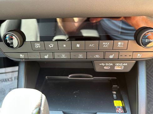 Used 2026 Subaru Outback Touring XT AWD/4WD image 12