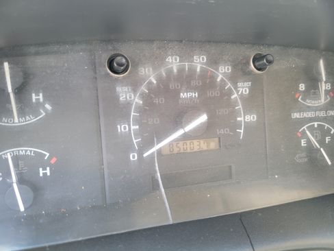 Used 1995 Ford F450 2WD Regular Cab Super Duty image 2